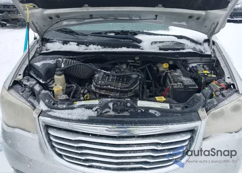 2011 Chrysler Town & Country Limited from USA, damaged, VIN 2A4RR6DG3BR609061